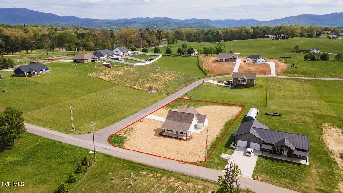 Photo #42: 50 Emperor Lane