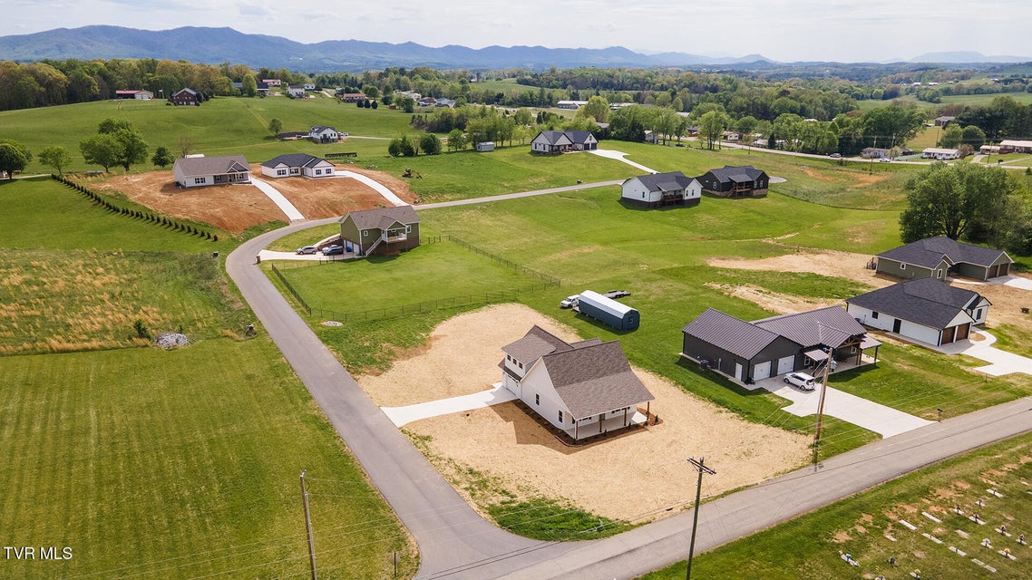 Photo #43: 50 Emperor Lane