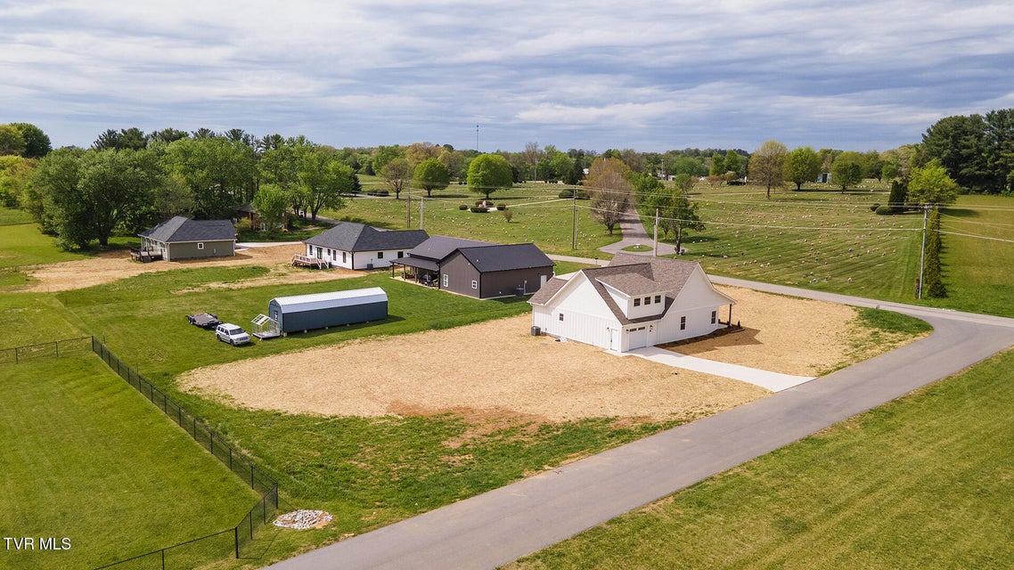 Photo #44: 50 Emperor Lane