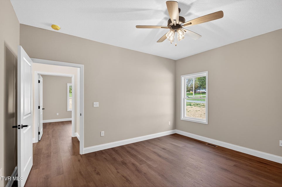 Photo #19: 50 Emperor Lane