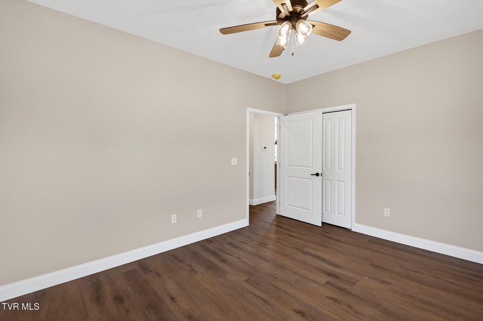 Photo #21: 50 Emperor Lane