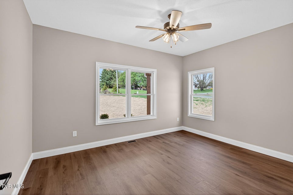 Photo #22: 50 Emperor Lane