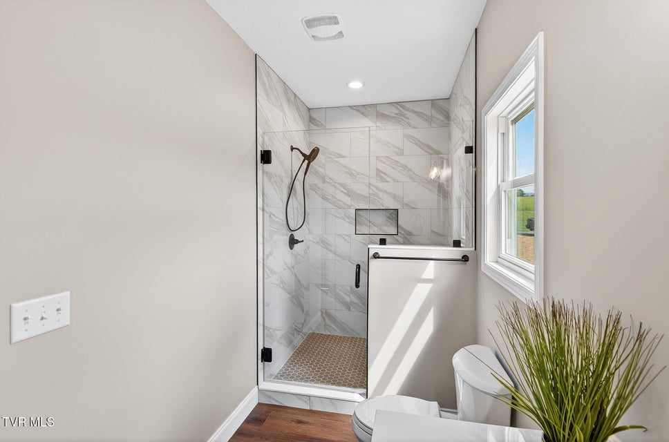 Photo #16: 50 Emperor Lane