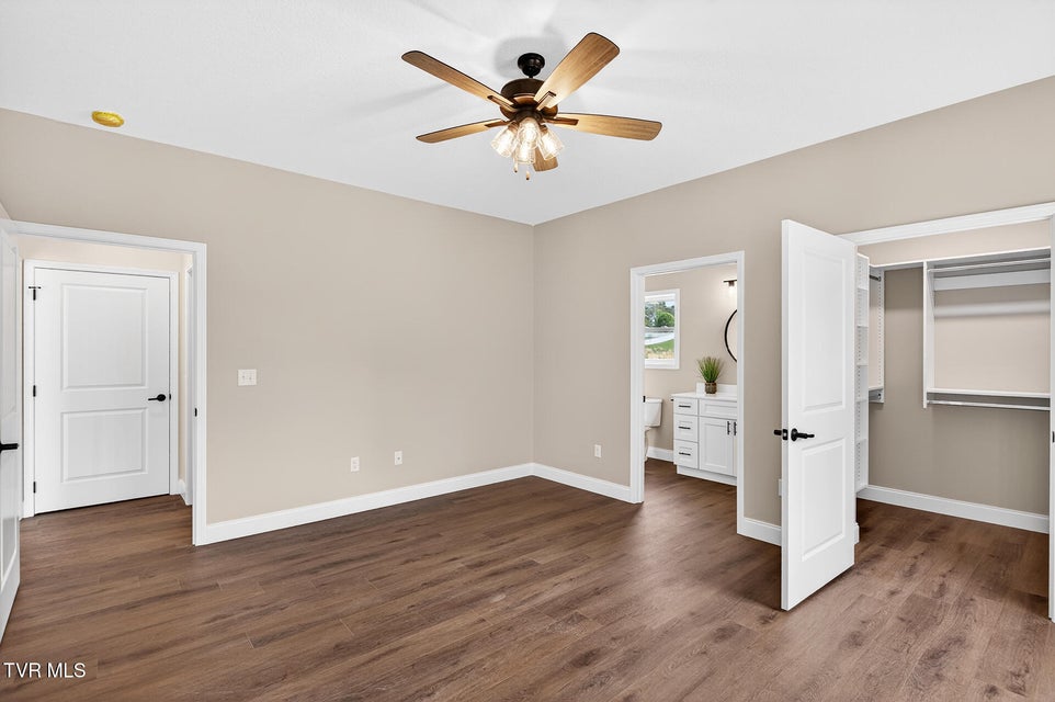 Photo #13: 50 Emperor Lane