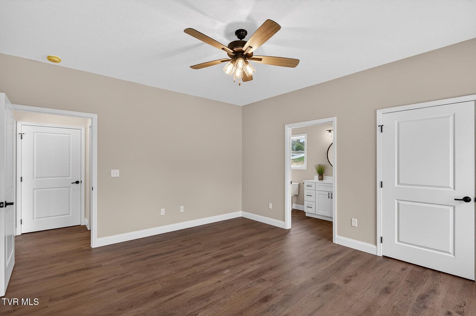 Photo #14: 50 Emperor Lane