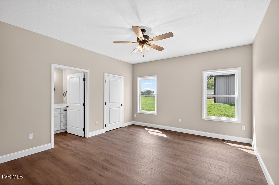 Photo #15: 50 Emperor Lane