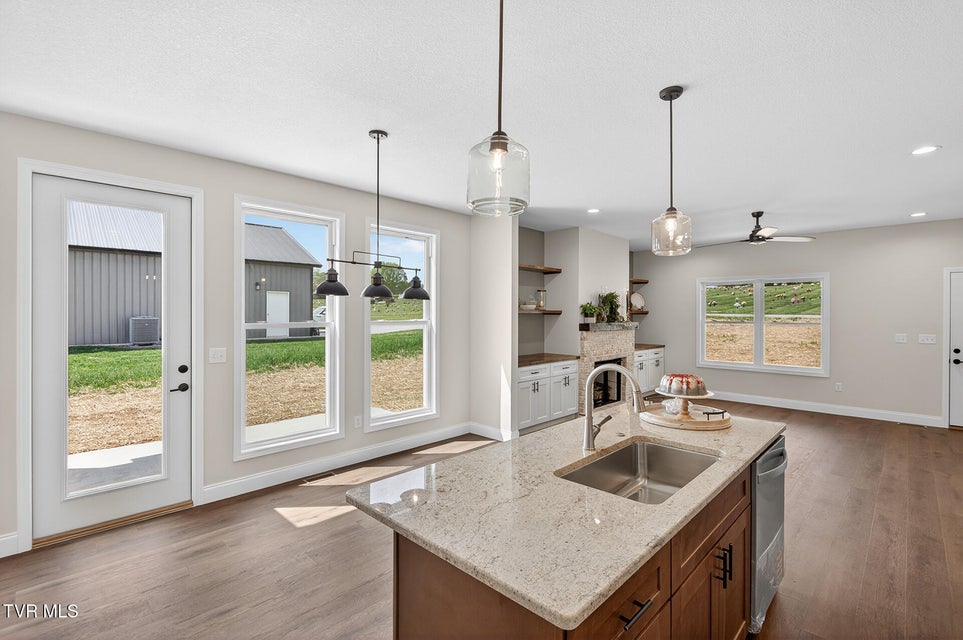 Photo #8: 50 Emperor Lane