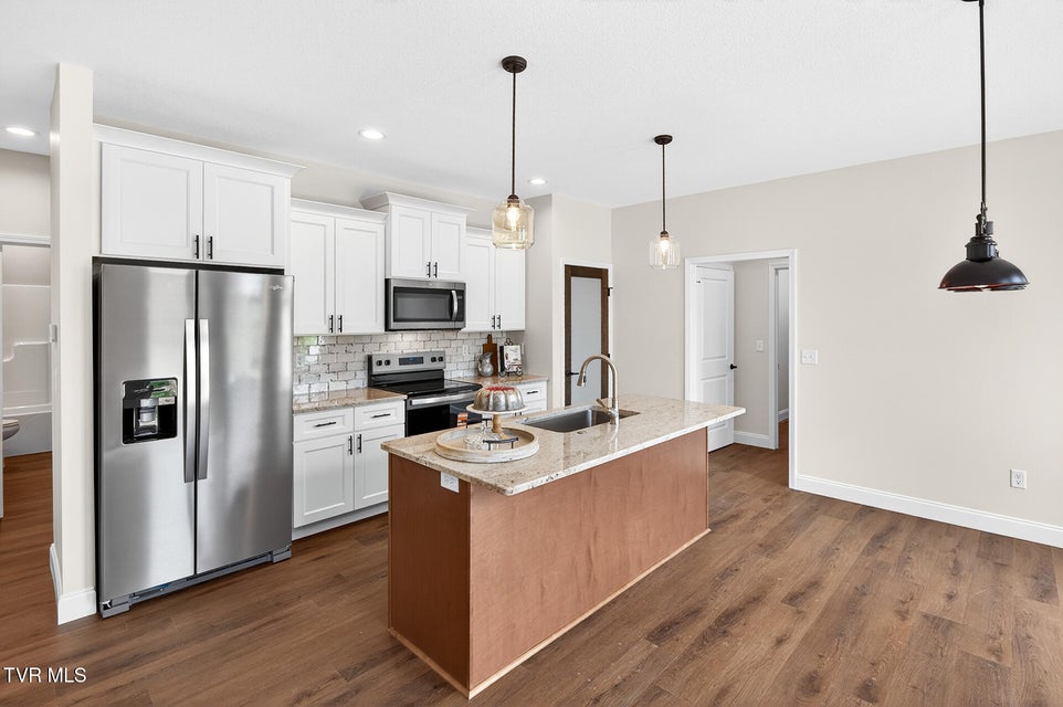 Photo #7: 50 Emperor Lane