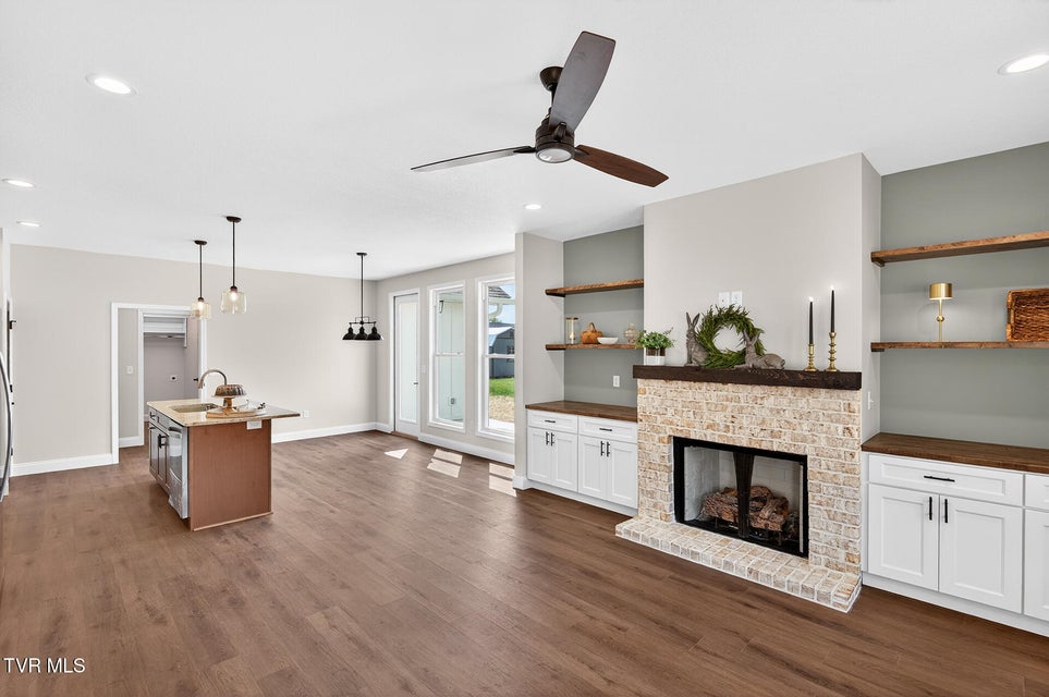 Photo #5: 50 Emperor Lane