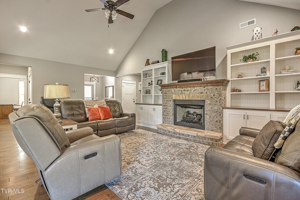 Photo #5: 336 Loafers Glory View