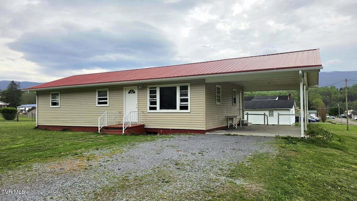 Photo #5: 2704 6th Avenue