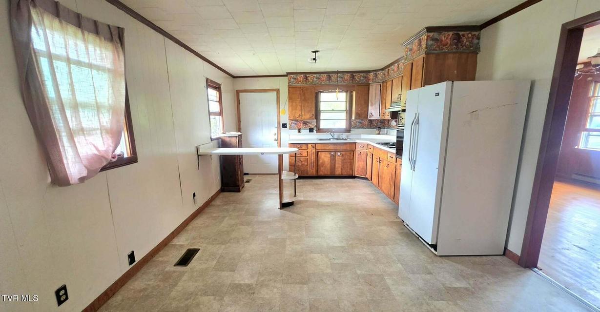 Photo #13: 2704 6th Avenue