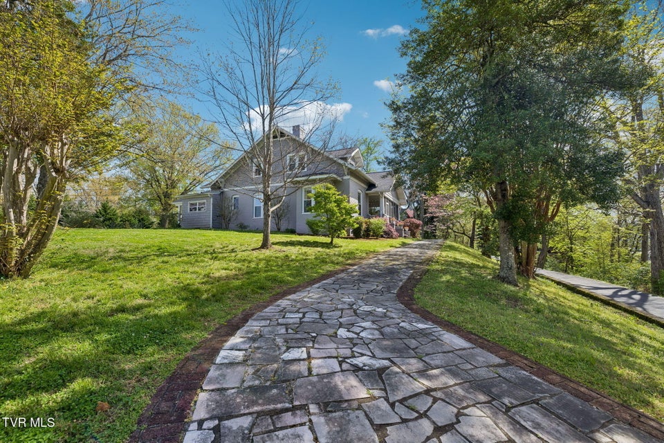 Photo #3: 210 Clifton Heights Road