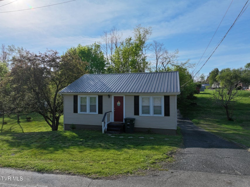 Photo #5: 501 Mckee Street