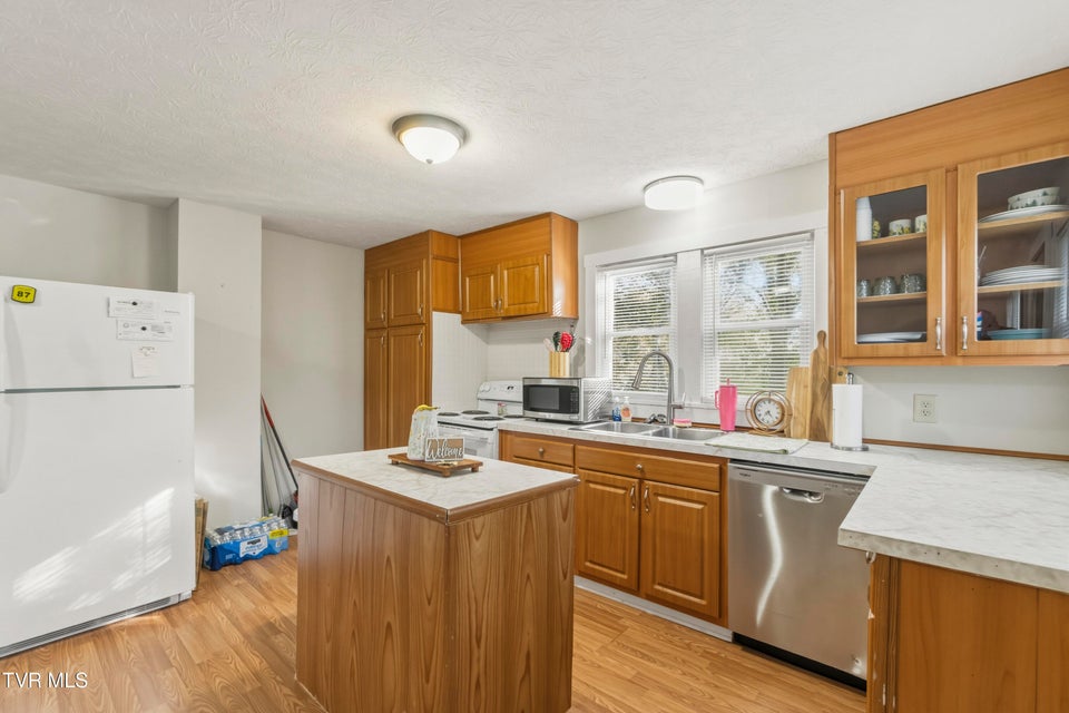 Photo #18: 501 Mckee Street