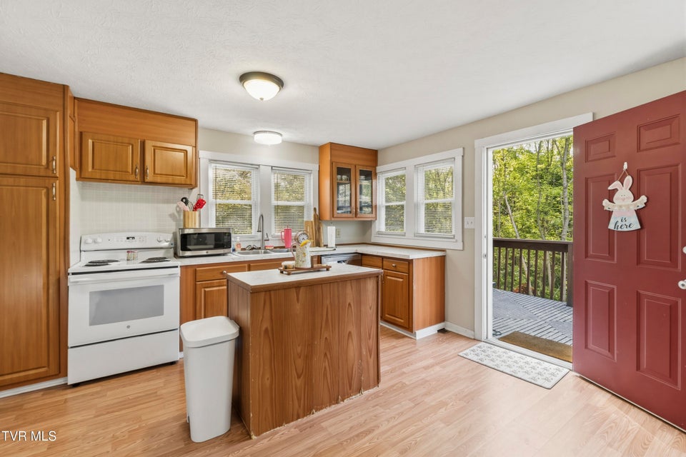 Photo #19: 501 Mckee Street