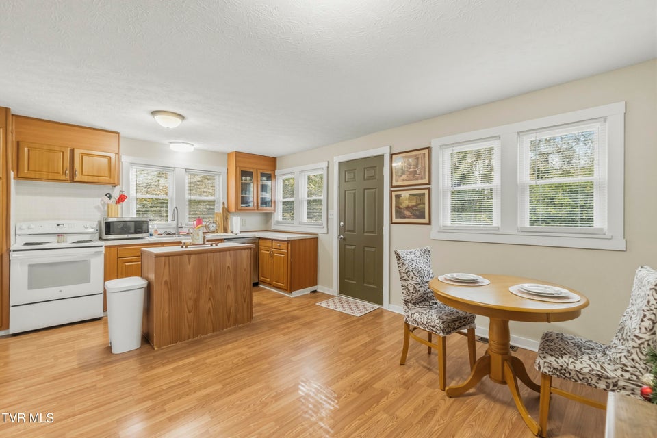 Photo #16: 501 Mckee Street