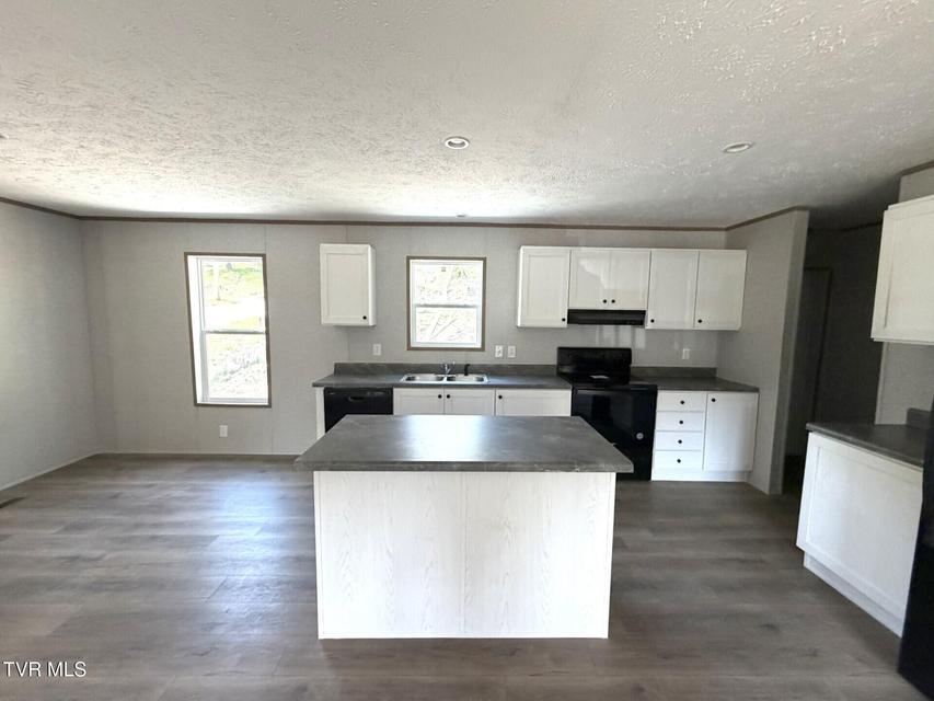 Photo #14: 103 Bell Avenue