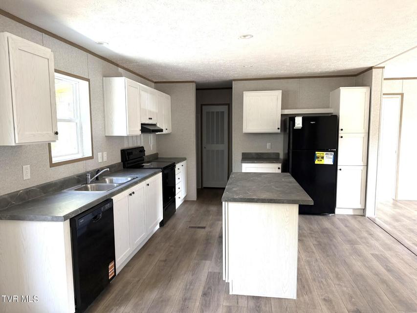 Photo #16: 103 Bell Avenue