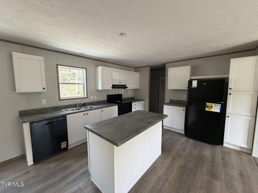 Photo #17: 103 Bell Avenue