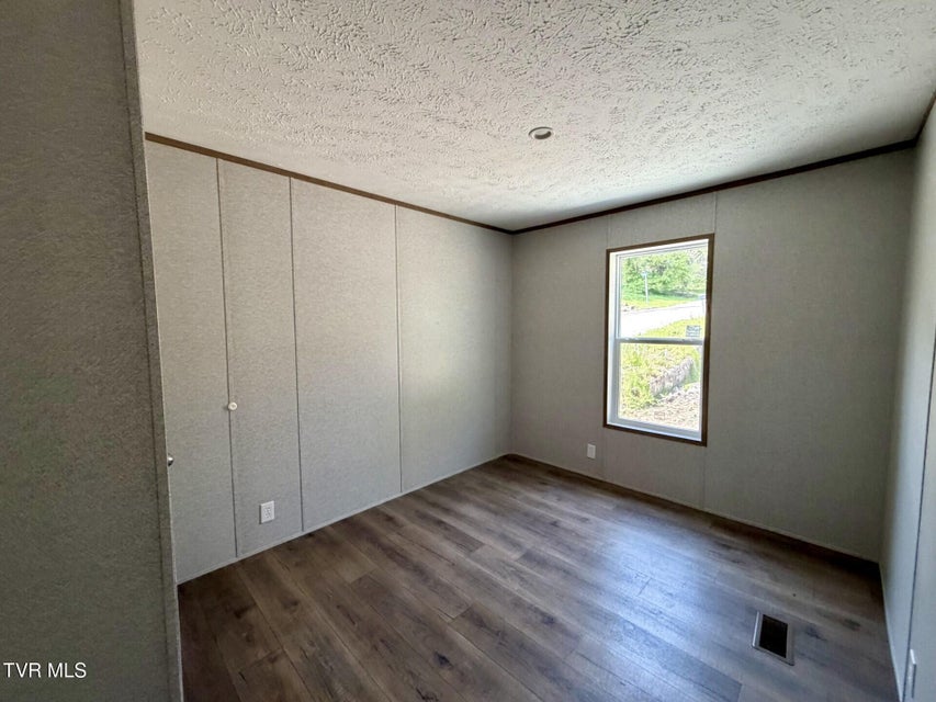 Photo #30: 103 Bell Avenue