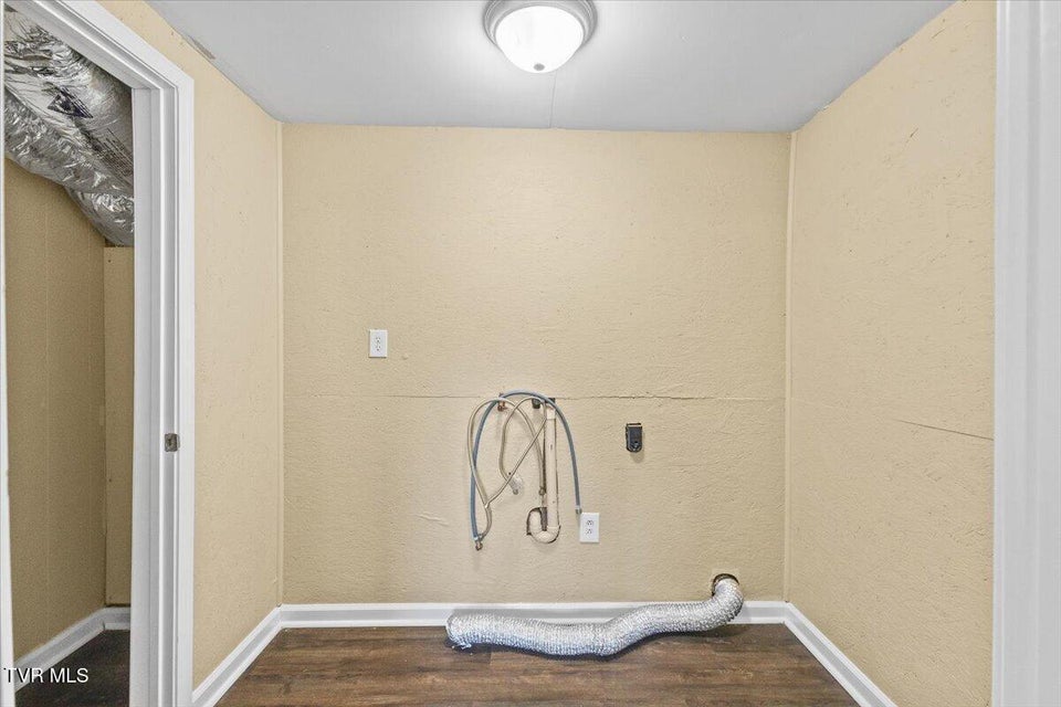 Photo #36: 161 Massey Street