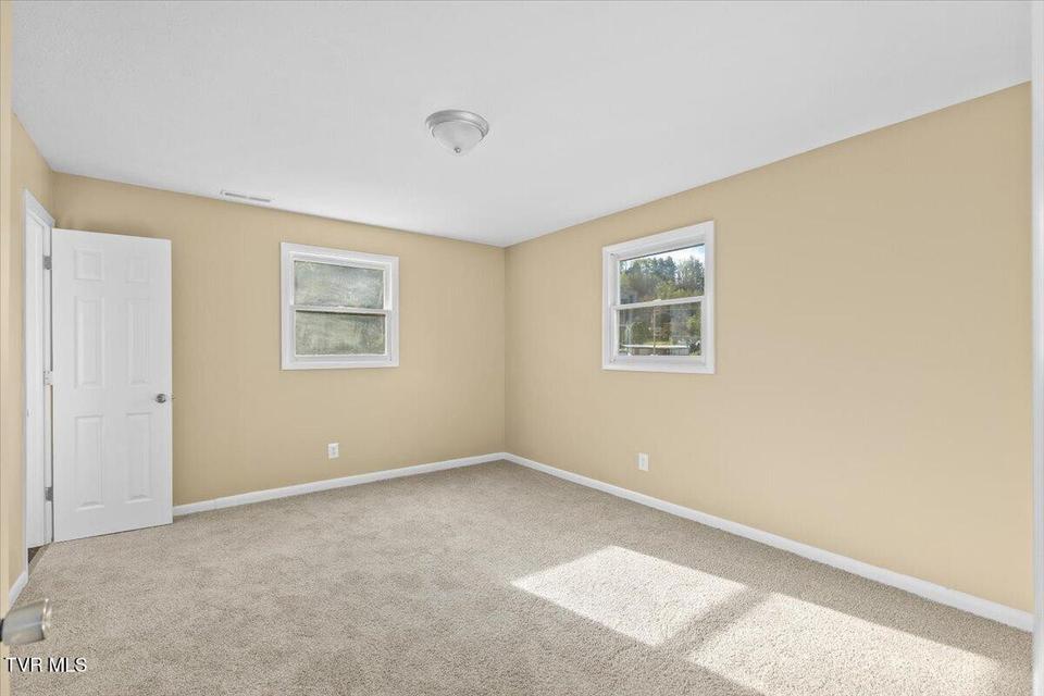 Photo #19: 161 Massey Street