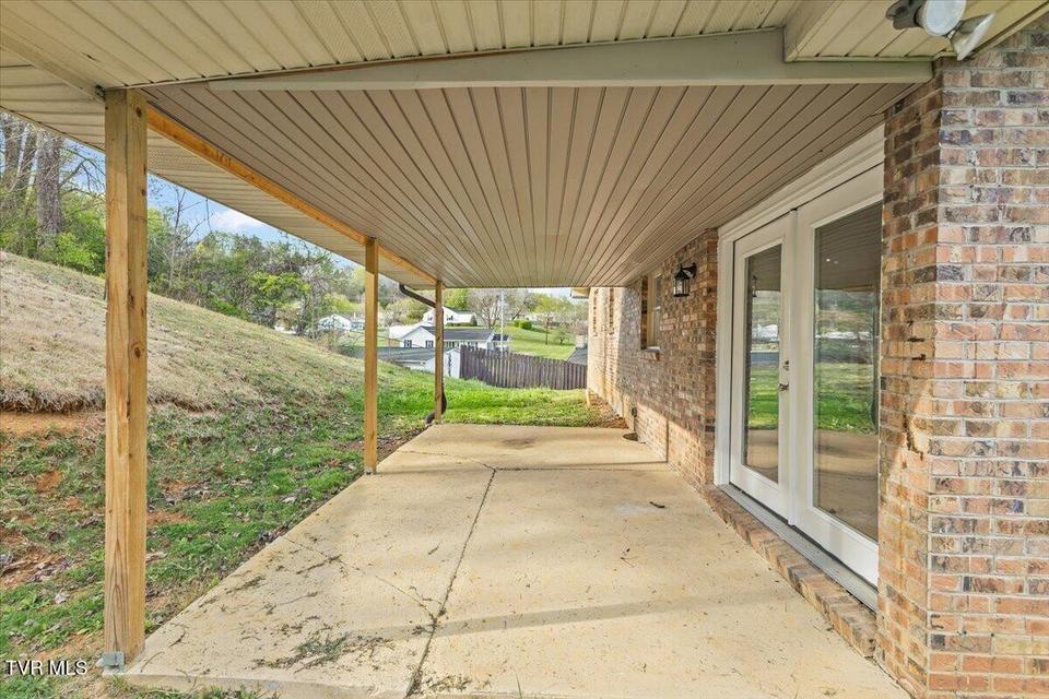 Photo #7: 161 Massey Street