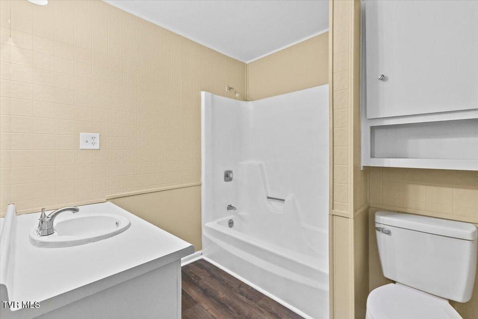 Photo #27: 161 Massey Street