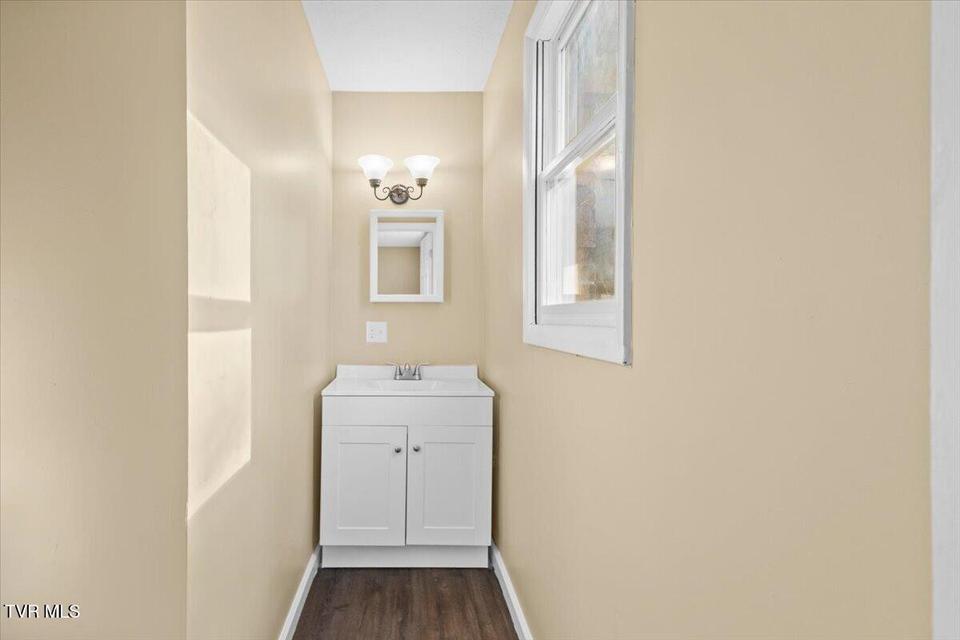 Photo #25: 161 Massey Street