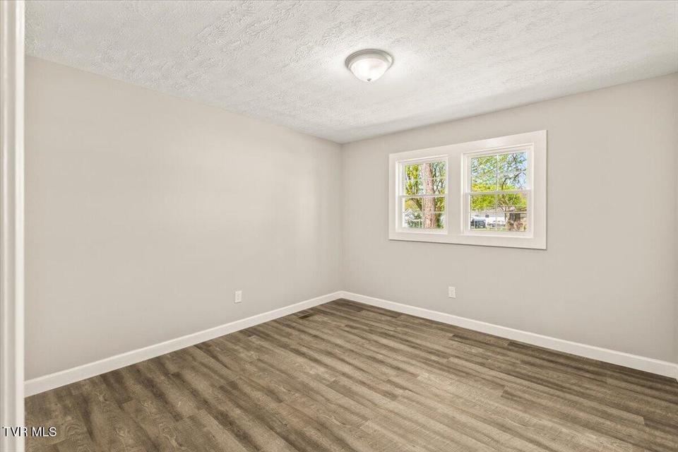 Photo #24: 701 Hemlock Street