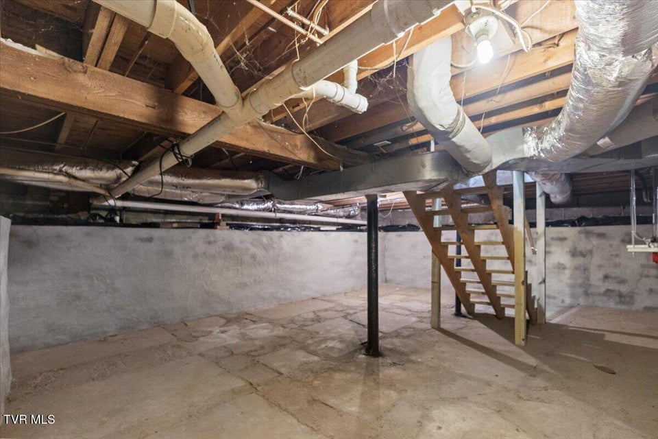 Photo #38: 701 Hemlock Street