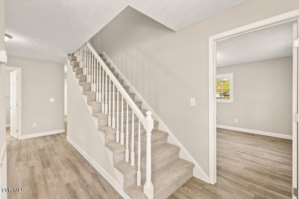 Photo #28: 701 Hemlock Street