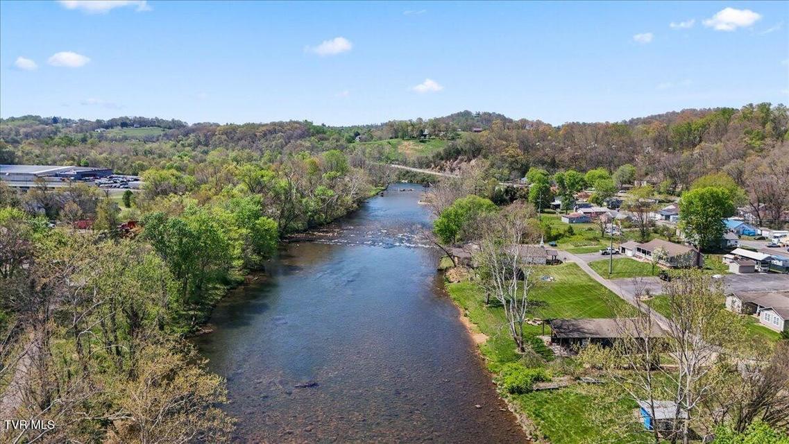 Photo #11: 701 Hemlock Street