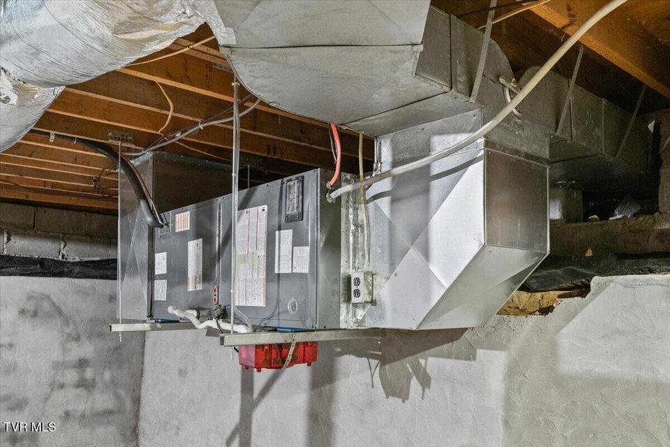 Photo #40: 701 Hemlock Street