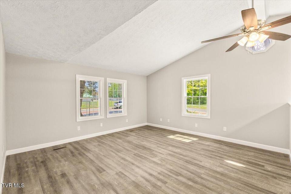 Photo #21: 701 Hemlock Street