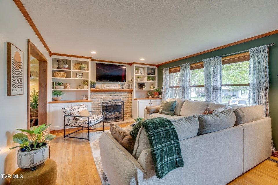 Photo #6: 2217 Swannanoa Avenue