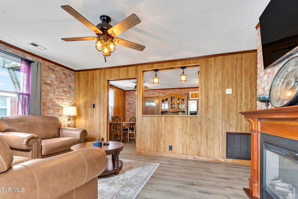 Photo #5: 323 Sequoyah Drive