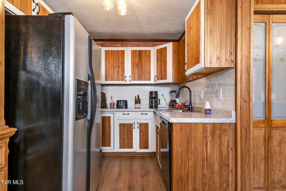 Photo #10: 323 Sequoyah Drive