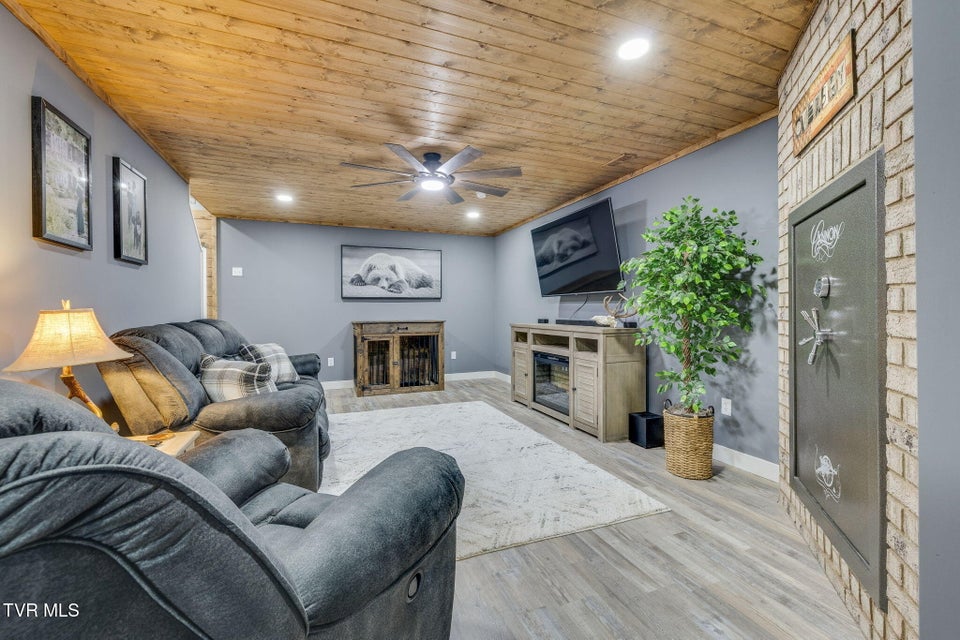 Photo #32: 747 Central Avenue