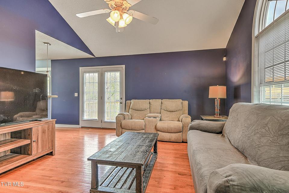 Photo #5: 245 Leonard Street