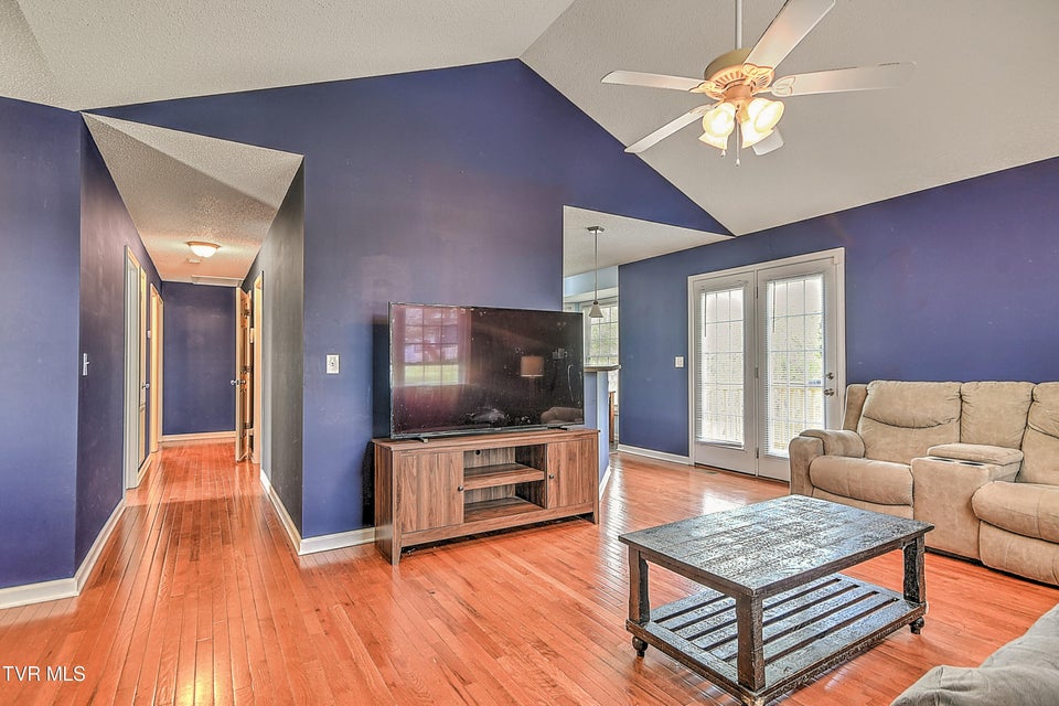 Photo #8: 245 Leonard Street