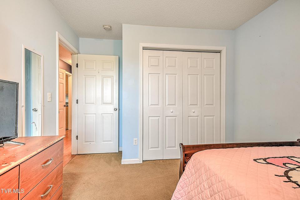 Photo #16: 245 Leonard Street