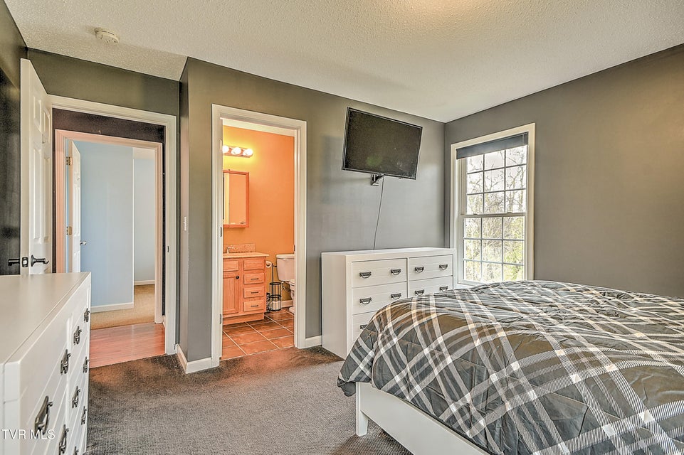 Photo #19: 245 Leonard Street