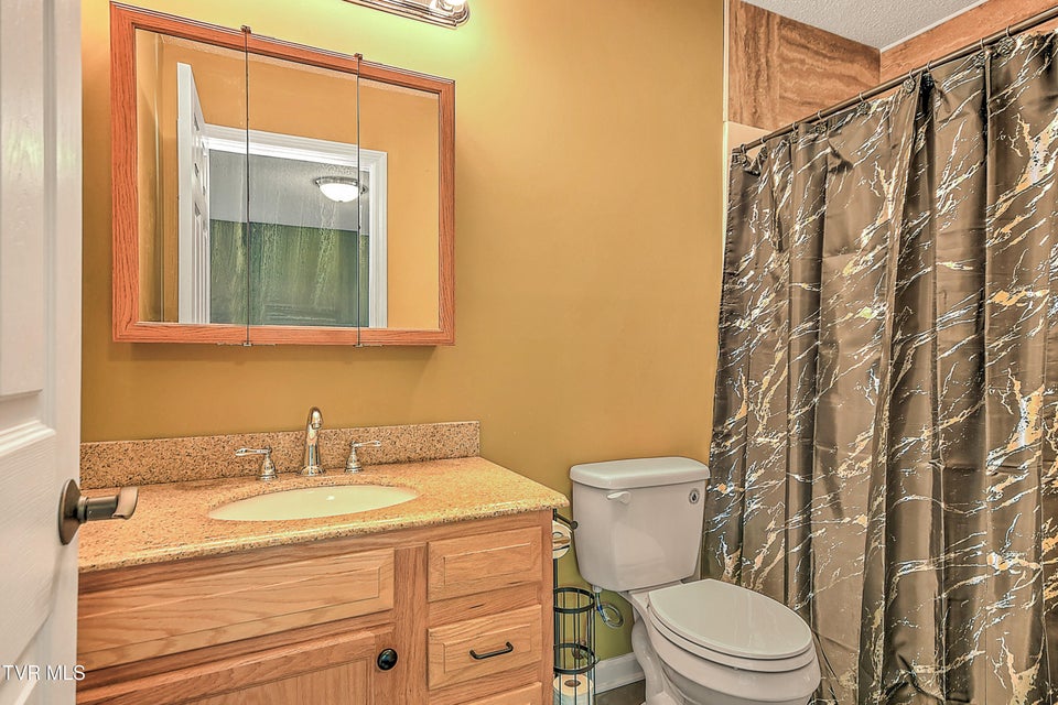 Photo #21: 245 Leonard Street