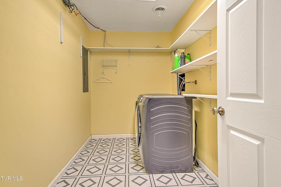 Photo #32: 245 Leonard Street