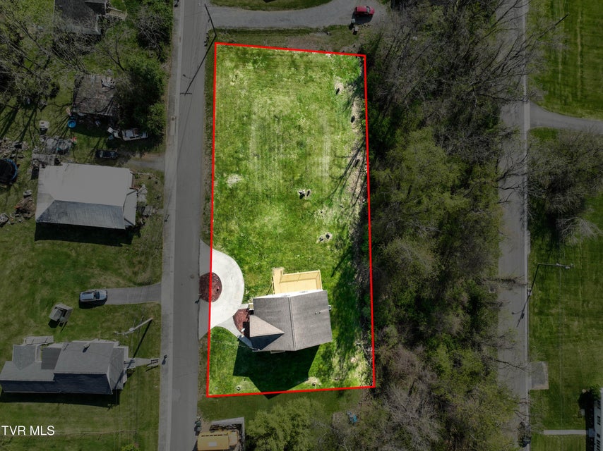 Photo #3: 245 Leonard Street