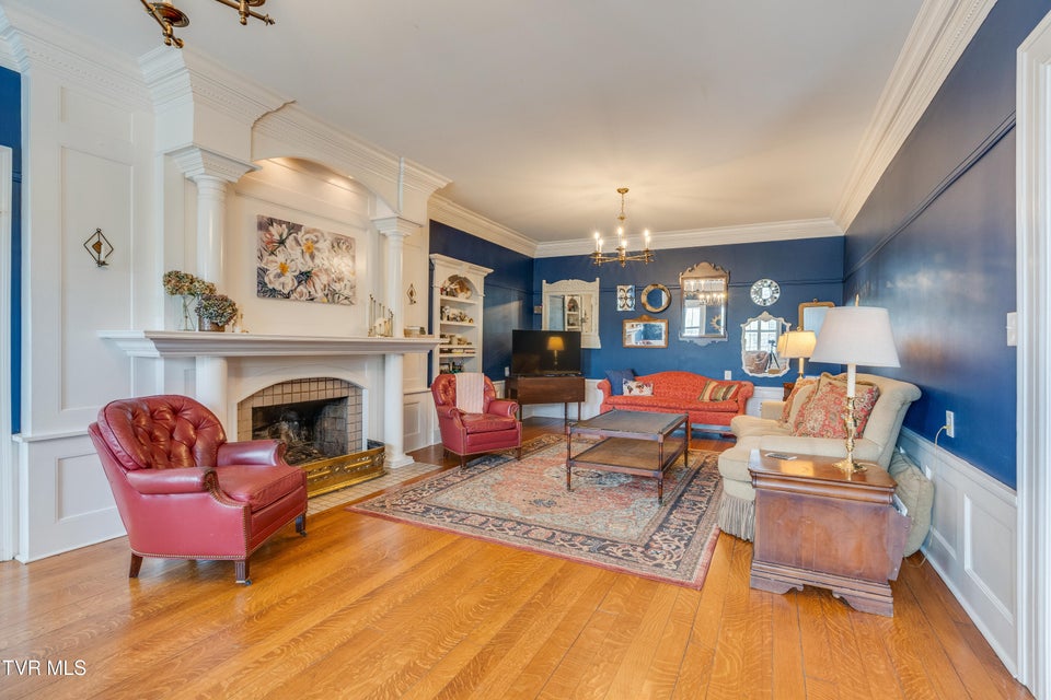 Photo #7: 207 Lynwood Street