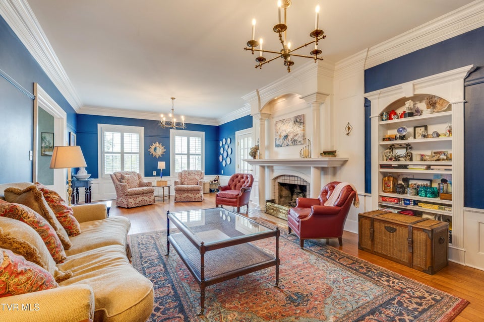 Photo #6: 207 Lynwood Street