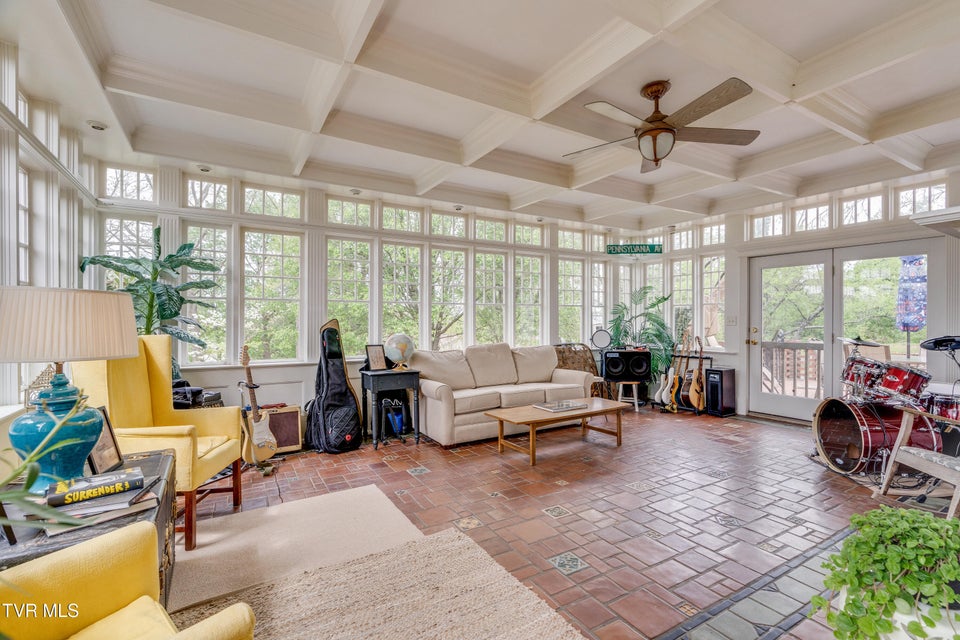 Photo #13: 207 Lynwood Street